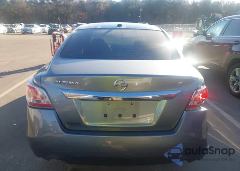 2015 Nissan Altima 2.5 S z USA, uszkodzony, nr VIN 1N4AL3AP0FC413025